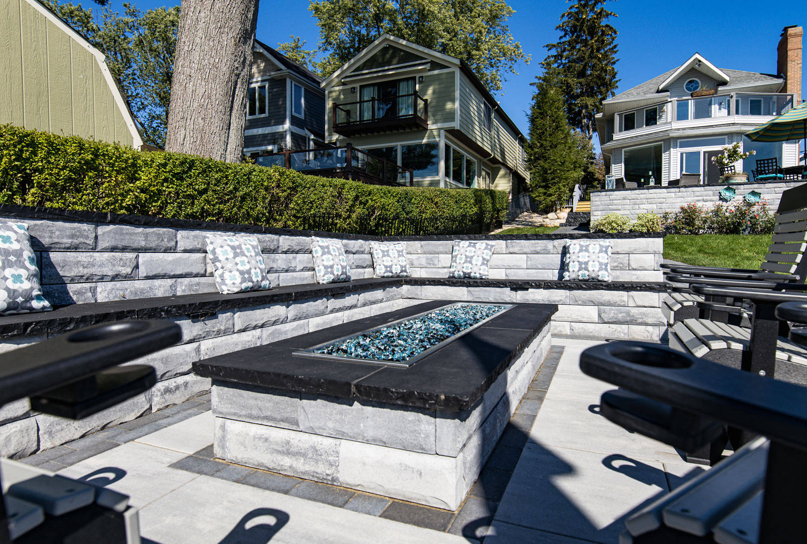 Gas firepit by Serenescapes.